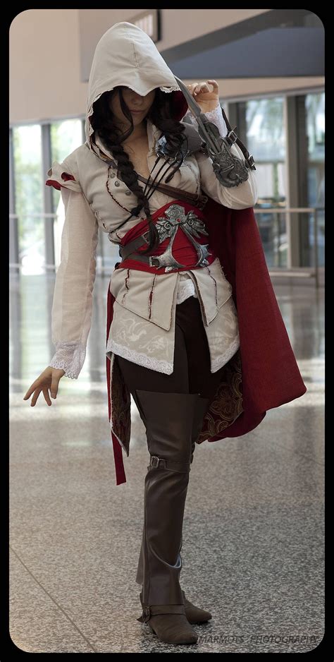 female assassin creed cosplay